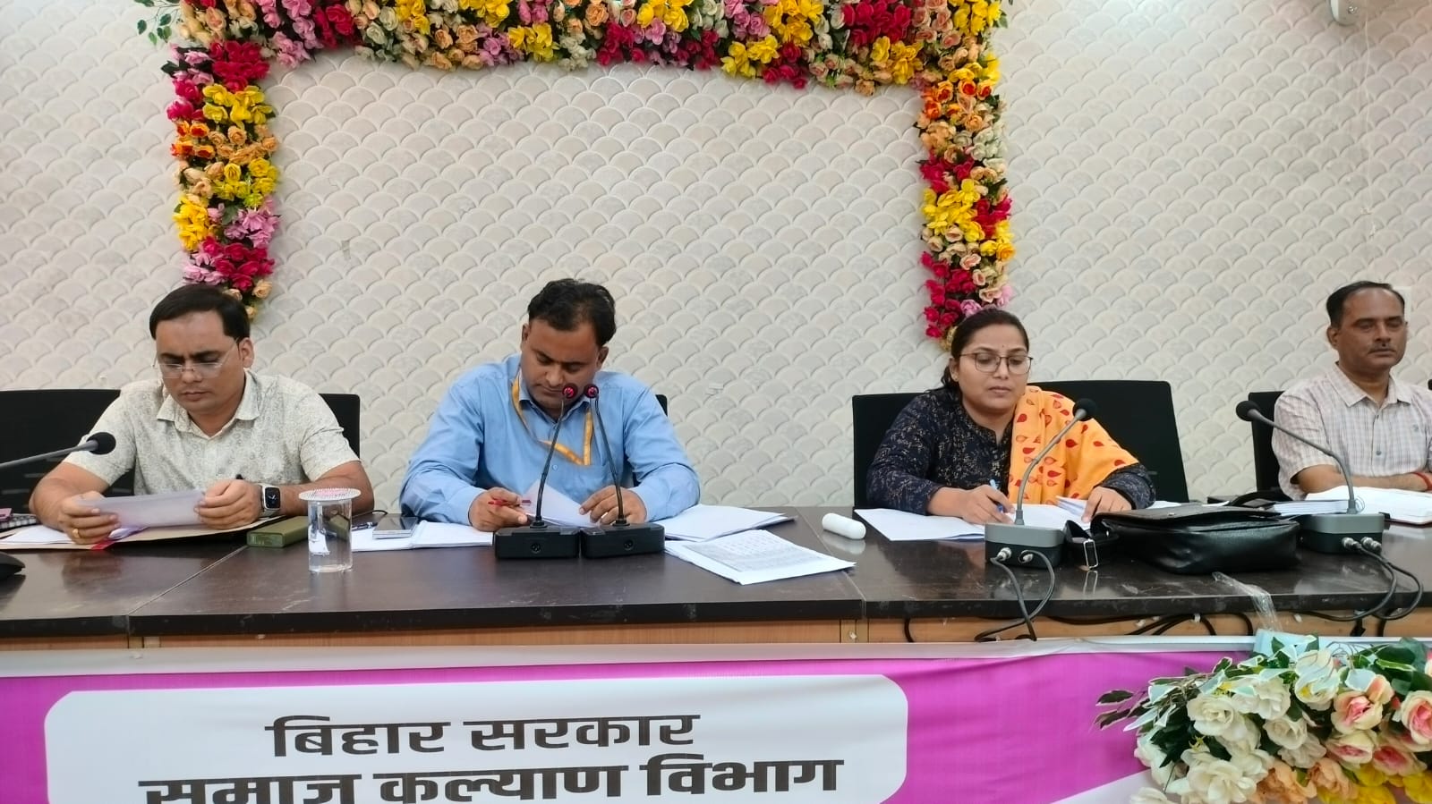डीएम ने SIR सुपर वाईजर की बैठक में दिए पात्र मतदाताओं के नाम जोड़ने के सख्त निर्देश