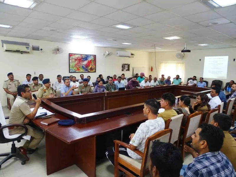 Kurukshetra एसपी ने स्वास्थ्य अधिकारियों को निर्देश दिया Kurukshetra एसपी ने स्वास्थ्य अधिकारियों को निर्देश दिया