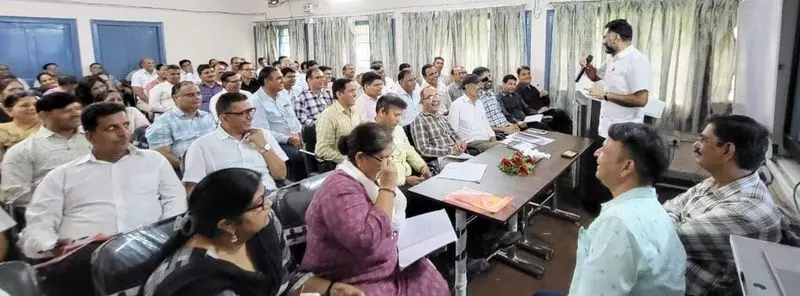 स्कूल प्रधानाचार्यों को कृत्रिम बुद्धिमत्ता (एआई) और बाल सुरक्षा का प्रशिक्षण दिया गया स्कूल प्रधानाचार्यों को कृत्रिम बुद्धिमत्ता (एआई) और बाल सुरक्षा का प्रशिक्षण दिया गया