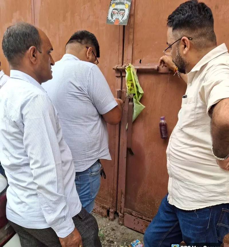 Haryana : जगाधरी में मेटल फैक्ट्री, 3 गोदाम और दुकान सील Haryana : जगाधरी में मेटल फैक्ट्री, 3 गोदाम और दुकान सील