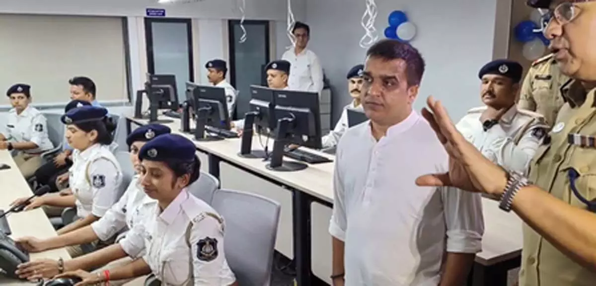 अल्थान पुलिस स्टेशन और एआई टेक्नोलॉजी युक्त ट्रैफिक कंट्रोल रूम का उद्घाटन अल्थान पुलिस स्टेशन और एआई टेक्नोलॉजी युक्त ट्रैफिक कंट्रोल रूम का उद्घाटन