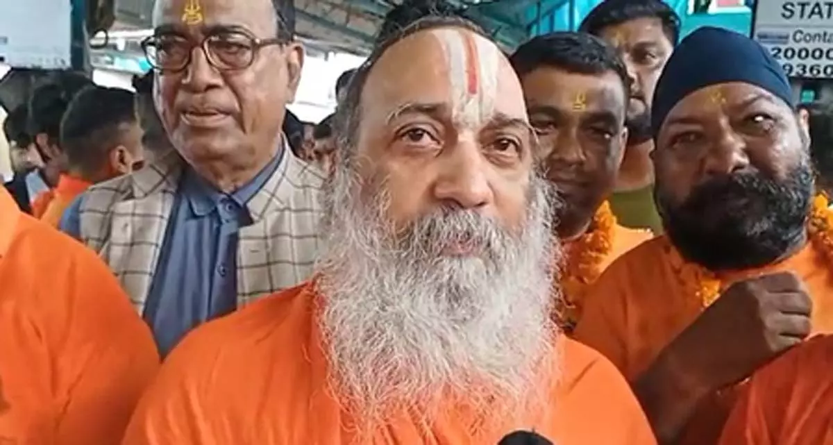 जबलपुर से 101 कांवड़ियों ने बैजनाथ धाम के लिए किया प्रस्थान जबलपुर से 101 कांवड़ियों ने बैजनाथ धाम के लिए किया प्रस्थान