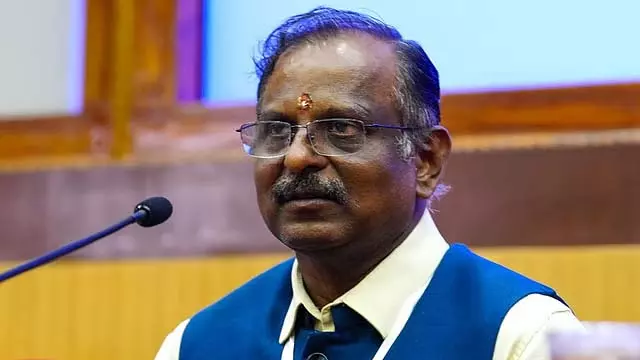 भारत 2040 तक चाँद पर उतरने की योजना बना रहा है : इसरो प्रमुख वी. नारायणन भारत 2040 तक चाँद पर उतरने की योजना बना रहा है : इसरो प्रमुख वी. नारायणन