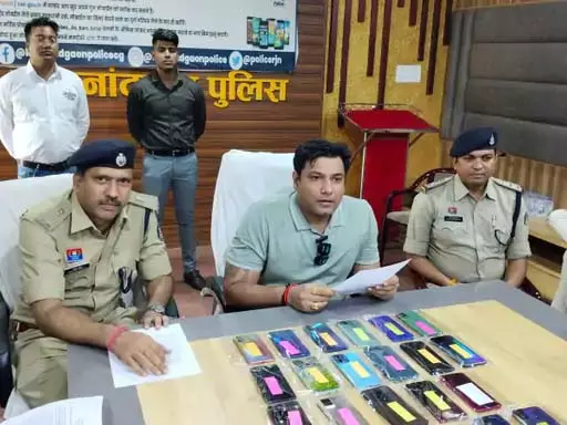 गुम 89 मोबाइल बरामद, पुलिस ने मालिकों को सौंपे गुम 89 मोबाइल बरामद, पुलिस ने मालिकों को सौंपे