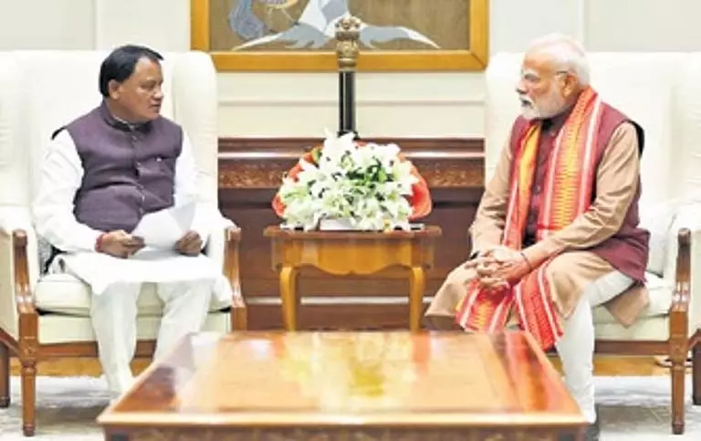 कैबिनेट फेरबदल की बातचीत के बीच CM माझी ने प्रधानमंत्री से मुलाकात की कैबिनेट फेरबदल की बातचीत के बीच CM माझी ने प्रधानमंत्री से मुलाकात की