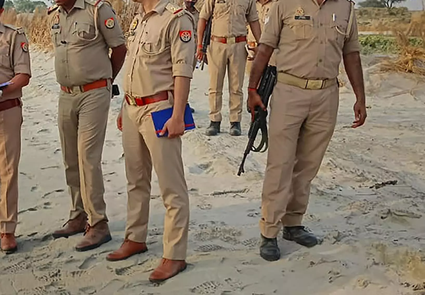 Lucknow: युवक ने विश्वास तोड़कर की घिनौनी हरकत, अब पुलिस के शिकंजे में Lucknow: युवक ने विश्वास तोड़कर की घिनौनी हरकत, अब पुलिस के शिकंजे में