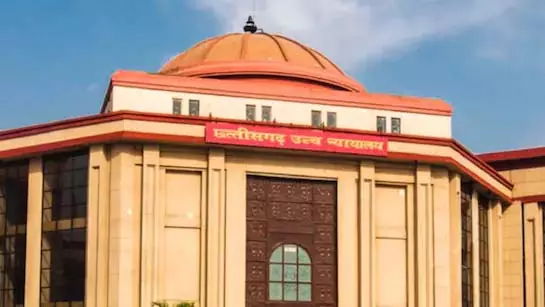 कोर्ट अंदर जज पर किया टिप्पणी, वकील को 4 दिन बाद हाजिर होने के निर्देश कोर्ट अंदर जज पर किया टिप्पणी, वकील को 4 दिन बाद हाजिर होने के निर्देश