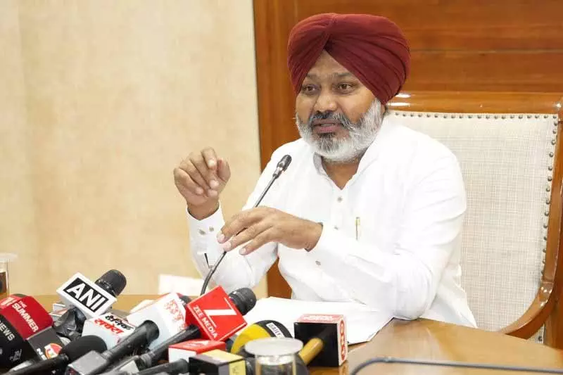 मेरे और अमन अरोड़ा के खिलाफ मामला राजनीति से प्रेरित: Cheema मेरे और अमन अरोड़ा के खिलाफ मामला राजनीति से प्रेरित: Cheema