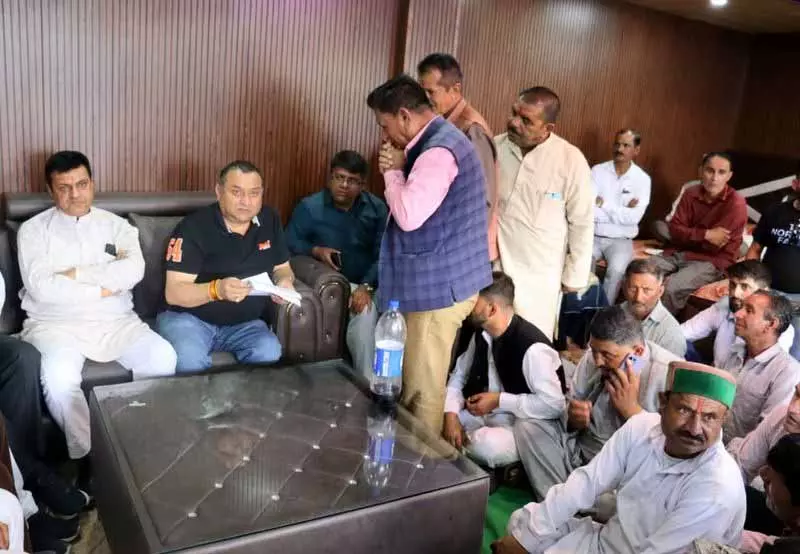 Himachal के उपसभापति ने गताधार सड़कों का जायजा लिया Himachal के उपसभापति ने गताधार सड़कों का जायजा लिया