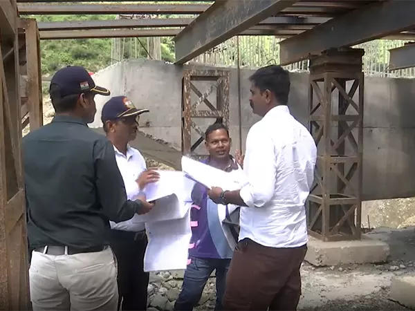 जम्मू-कश्मीर: पीर पंजाल क्षेत्र में कनेक्टिविटी बढ़ाने के लिए मेघा-बुधल-माहोर-गूल सड़क पर काम जोरों पर जम्मू-कश्मीर: पीर पंजाल क्षेत्र में कनेक्टिविटी बढ़ाने के लिए मेघा-बुधल-माहोर-गूल सड़क पर काम जोरों पर