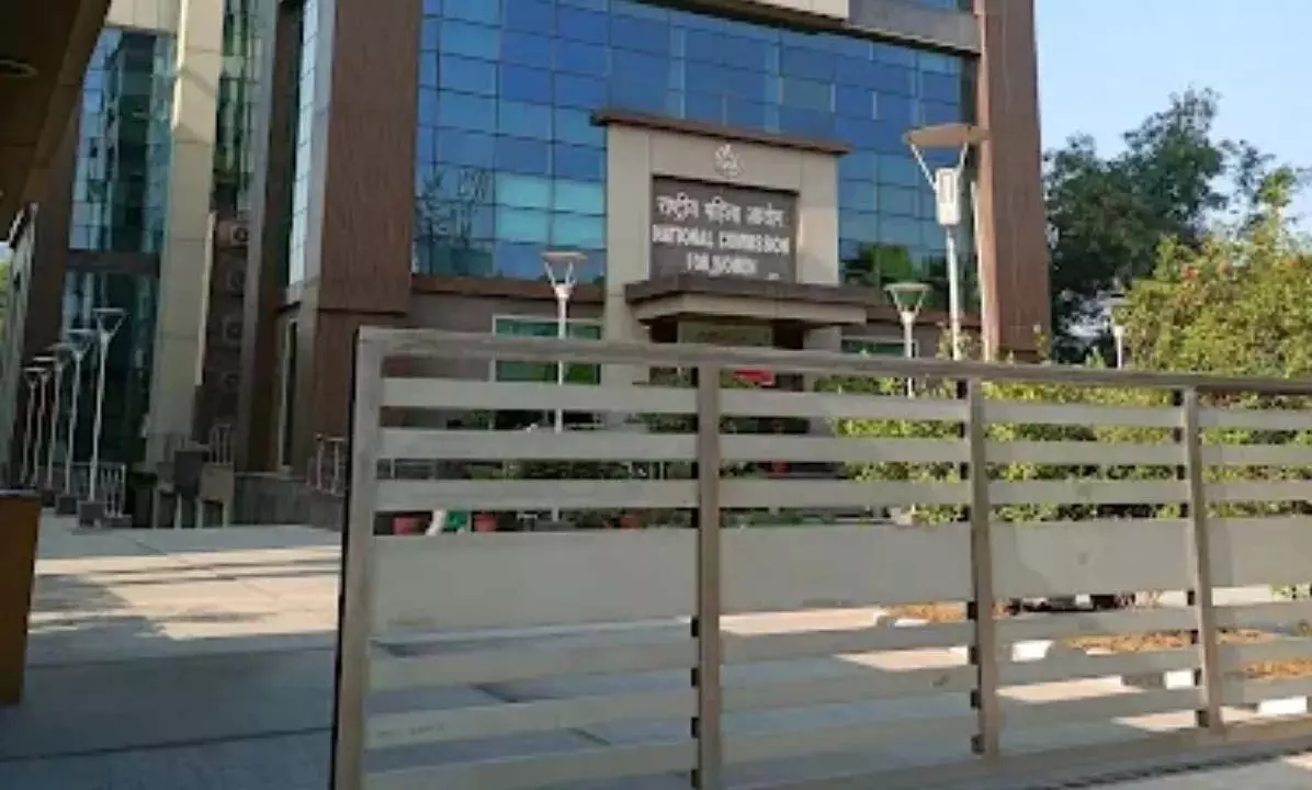 FM कॉलेज की छात्रा सौम्याश्री आत्मदाह की कोशिश: राष्ट्रीय महिला आयोग ने 3 दिन के भीतर रिपोर्ट मांगी FM कॉलेज की छात्रा सौम्याश्री आत्मदाह की कोशिश: राष्ट्रीय महिला आयोग ने 3 दिन के भीतर रिपोर्ट मांगी