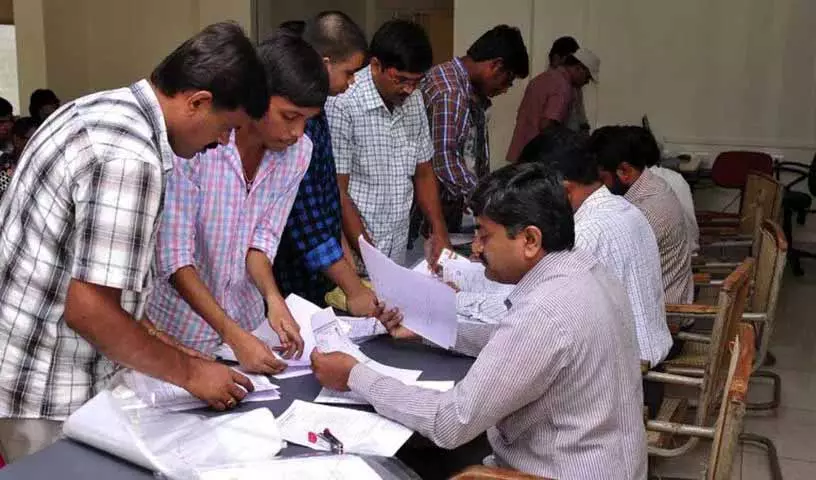 TG EAPCET 2025: मॉक अलॉटमेंट अभ्यास से पता चला कि 5,900 इंजीनियरिंग सीटें अभी भी खाली TG EAPCET 2025: मॉक अलॉटमेंट अभ्यास से पता चला कि 5,900 इंजीनियरिंग सीटें अभी भी खाली