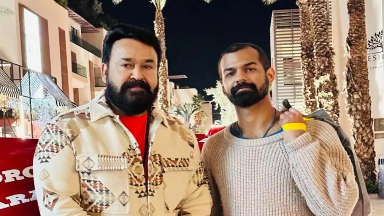 Mohanlal ने बेटे प्रणव के जन्मदिन पर उनके साथ एक अनदेखी तस्वीर साझा करते हुए एक नोट लिखा Mohanlal ने बेटे प्रणव के जन्मदिन पर उनके साथ एक अनदेखी तस्वीर साझा करते हुए एक नोट लिखा