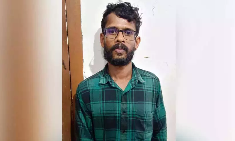 एलामारम के घर में सोने की चोरी: युवक गिरफ्तार एलामारम के घर में सोने की चोरी: युवक गिरफ्तार