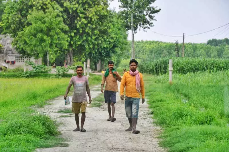 Ludhiana: कठिन परिस्थितियों के बावजूद, प्रवासी श्रमिकों को राज्य में बेहतर वेतन मिलता Ludhiana: कठिन परिस्थितियों के बावजूद, प्रवासी श्रमिकों को राज्य में बेहतर वेतन मिलता