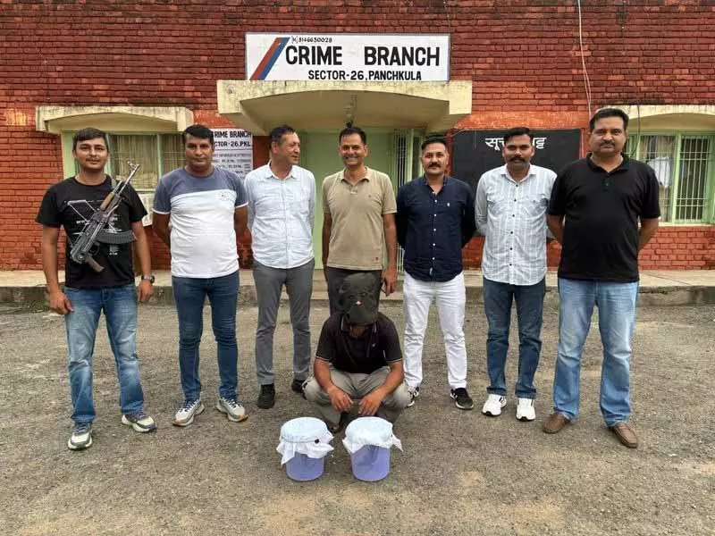 Panchkula में अवैध हथियारों के साथ किशोर गिरफ्तार Panchkula में अवैध हथियारों के साथ किशोर गिरफ्तार