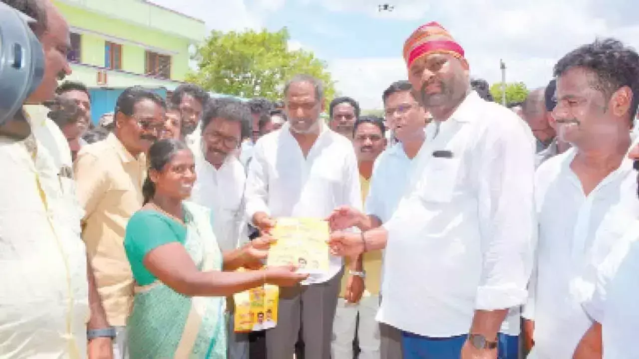 Andhra: सुशासन अभियान को अच्छी प्रतिक्रिया मिल रही है: मंडीपल्ली Andhra: सुशासन अभियान को अच्छी प्रतिक्रिया मिल रही है: मंडीपल्ली