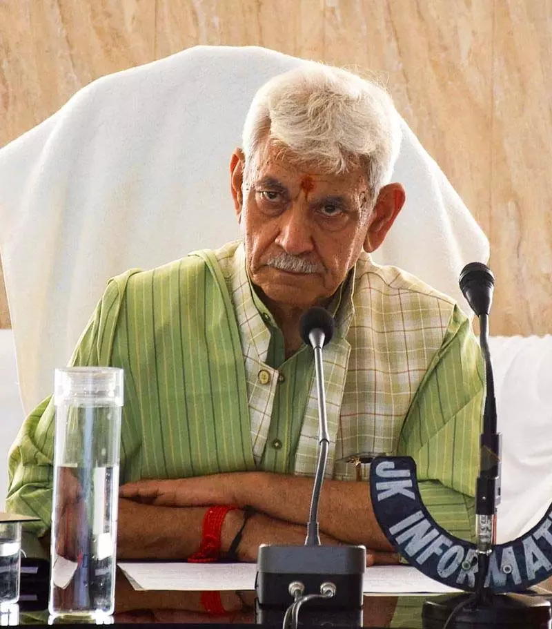 महिलाओं के नेतृत्व वाला विकास जम्मू-कश्मीर में शांति और समृद्धि की कुंजी: L-G Sinha महिलाओं के नेतृत्व वाला विकास जम्मू-कश्मीर में शांति और समृद्धि की कुंजी: L-G Sinha