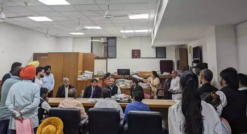 Chandigarh: राष्ट्रीय लोक अदालत में 17,511 मामले निपटाए गए Chandigarh: राष्ट्रीय लोक अदालत में 17,511 मामले निपटाए गए