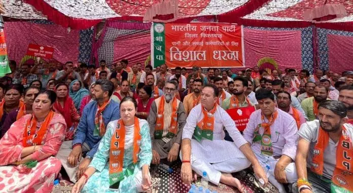 Sunil Sharma ने उमर सरकार पर लोगों की समस्याएं सुलझाने में विफल रहने का आरोप लगाया Sunil Sharma ने उमर सरकार पर लोगों की समस्याएं सुलझाने में विफल रहने का आरोप लगाया