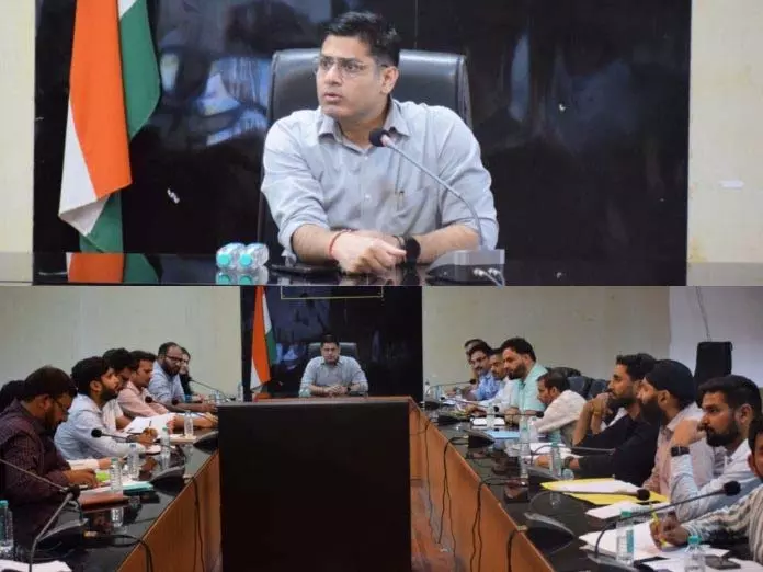 DDC पुंछ ने RDD के प्रदर्शन की समीक्षा की DDC पुंछ ने RDD के प्रदर्शन की समीक्षा की