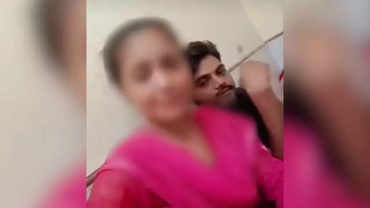 मैंने अपनी मर्जी से इस्लाम धर्म अपनाया है...लापता हिंदू लड़की का वीडियो वायरल मैंने अपनी मर्जी से इस्लाम धर्म अपनाया है...लापता हिंदू लड़की का वीडियो वायरल