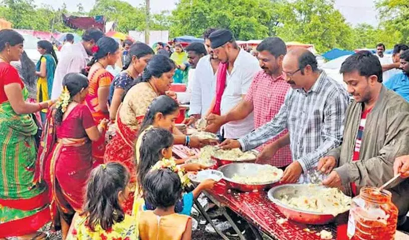 मंचेरियल में धूमधाम से मनाई गई क्वारी दुर्गा देवी जतरा मंचेरियल में धूमधाम से मनाई गई क्वारी दुर्गा देवी जतरा