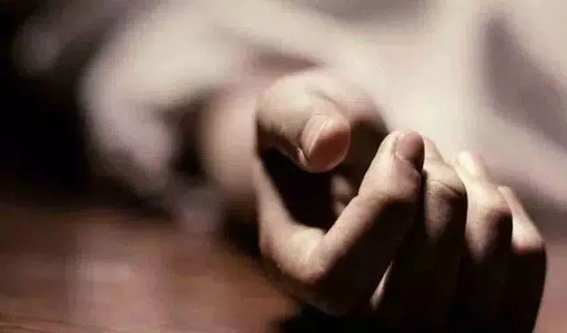 डिलीवरी बॉय ने संदिग्ध परिस्थितियों में आत्महत्या कर ली डिलीवरी बॉय ने संदिग्ध परिस्थितियों में आत्महत्या कर ली