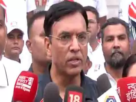 मंडाविया ने गांधीनगर में ‘फिट इंडिया संडे ऑन साइकिल’ रैली में भाग लिया मंडाविया ने गांधीनगर में ‘फिट इंडिया संडे ऑन साइकिल’ रैली में भाग लिया