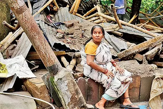 पूजा से पहले लॉर्ड्स में फिर से दुकानों में तोड़फोड़ की शताब्दी पूजा से पहले लॉर्ड्स में फिर से दुकानों में तोड़फोड़ की शताब्दी