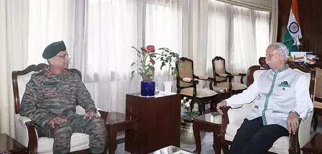 Arunachal : 2 माउंटेन डिवीजन के जीओसी ने गवर्नर से मुलाकात की Arunachal : 2 माउंटेन डिवीजन के जीओसी ने गवर्नर से मुलाकात की