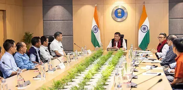 रीगा के ग्रामीणों ने एसयूएमपी के लिए PFR समझौता ज्ञापन पर हस्ताक्षर किए रीगा के ग्रामीणों ने एसयूएमपी के लिए PFR समझौता ज्ञापन पर हस्ताक्षर किए