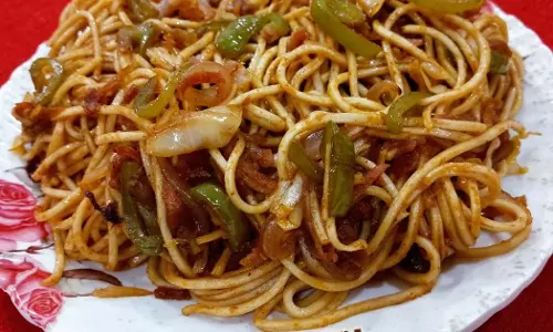 Veg Hakka Noodles, स्वाद ऐसा सब पूछेंगे रेसिपी