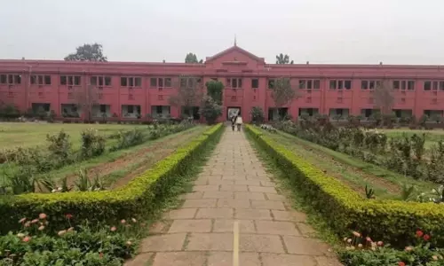 रैवेनशॉ विश्वविद्यालय के 40 से अधिक छात्र संदिग्ध खाद्य विषाक्तता के बाद अस्पताल में भर्ती