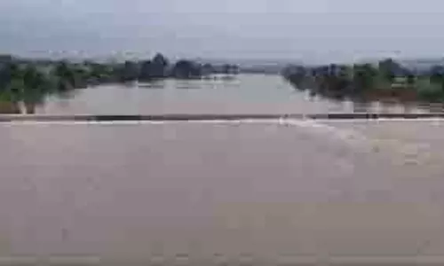 MP News: पड़रिया बांध टूटा, कई गांव जलमग्न MP News: पड़रिया बांध टूटा, कई गांव जलमग्न