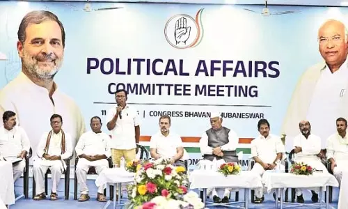 डरना नहीं चाहिए, आगे बढ़ना चाहिए और वह उनके साथ खड़े रहेंगे : कांग्रेस नेता राहुल गांधी