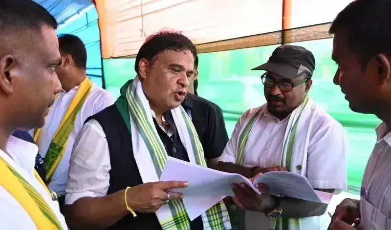 Assam CM हिमंत सरमा ने डी-वोटर टैग पर देसी मुसलमानों को राहत का आश्वासन दिया Assam CM हिमंत सरमा ने डी-वोटर टैग पर देसी मुसलमानों को राहत का आश्वासन दिया