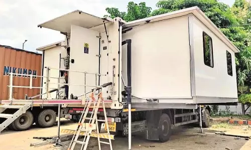 Odisha : ब्रह्मपुरा में हॉस्पिटल ऑन व्हील्स वाहन प्रदर्शनी Odisha : ब्रह्मपुरा में हॉस्पिटल ऑन व्हील्स वाहन प्रदर्शनी