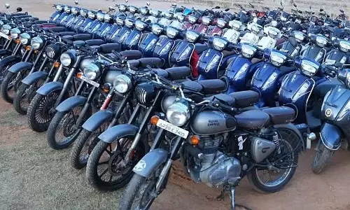 Karnataka : चुनौती दोपहिया वाहन चोरों को ढूंढने की है