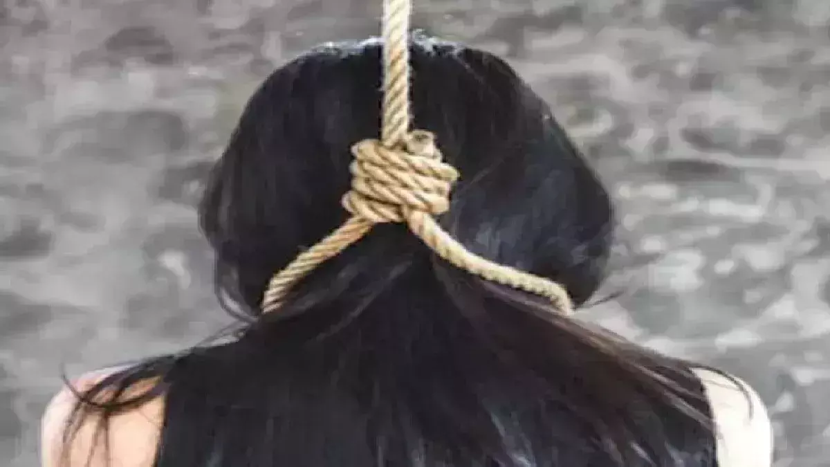 Jaisinghpur में महिला ने लगाई फांसी, इलाके में फैली सनसनी