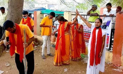 Karnataka : नुक्कड़ नाटक और लोक संगीत समूहों से आवेदन आमंत्रित Karnataka : नुक्कड़ नाटक और लोक संगीत समूहों से आवेदन आमंत्रित