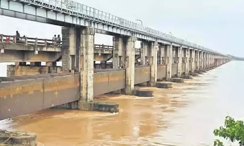 डोवलेश्वरम में गोदावरी नदी की बाढ़ रविवार से कम होने की संभावना: SDMA डोवलेश्वरम में गोदावरी नदी की बाढ़ रविवार से कम होने की संभावना: SDMA