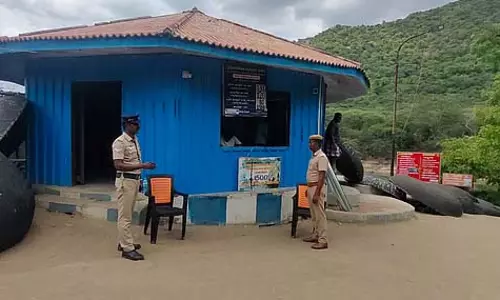 Hogenakkal : बस चालक हड़ताल पर Hogenakkal : बस चालक हड़ताल पर