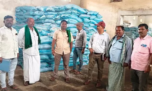 यूरिया अधिक दाम पर बेचा तो होगी कार्रवाई: कृषि विभाग यूरिया अधिक दाम पर बेचा तो होगी कार्रवाई: कृषि विभाग