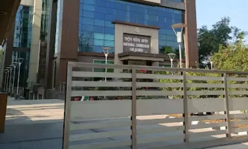 FM कॉलेज की छात्रा सौम्याश्री आत्मदाह की कोशिश: राष्ट्रीय महिला आयोग ने 3 दिन के भीतर रिपोर्ट मांगी FM कॉलेज की छात्रा सौम्याश्री आत्मदाह की कोशिश: राष्ट्रीय महिला आयोग ने 3 दिन के भीतर रिपोर्ट मांगी