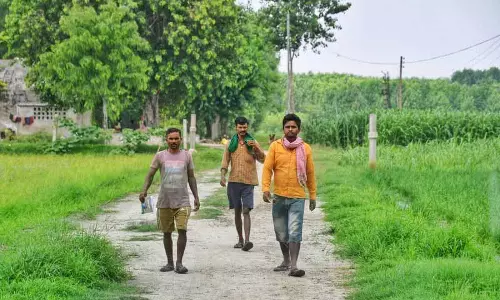 Ludhiana: कठिन परिस्थितियों के बावजूद, प्रवासी श्रमिकों को राज्य में बेहतर वेतन मिलता