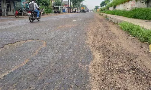 Sahnewal-Nandpur Road पर सर्विस लेन उबड़-खाबड़ होने से यात्री परेशान