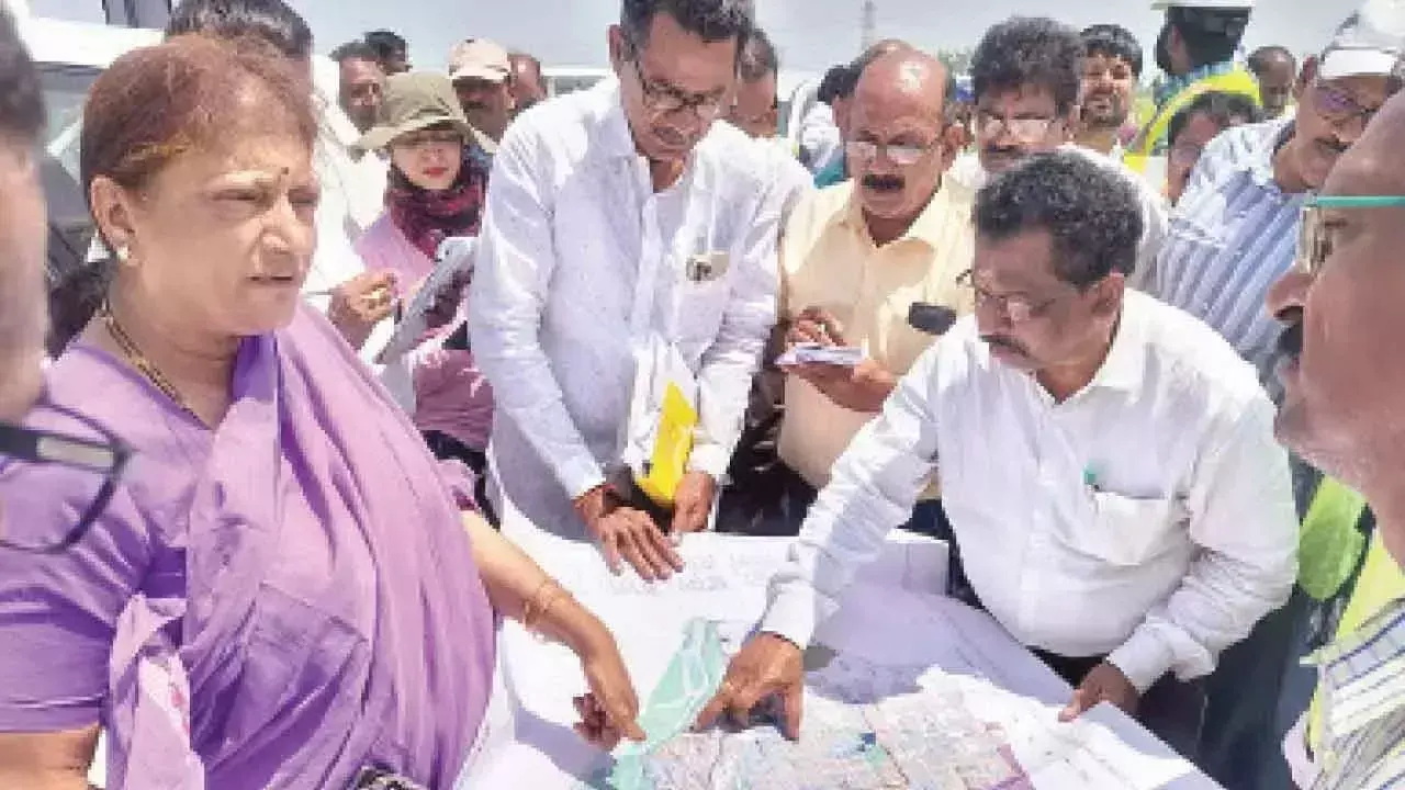 Andhra: कार्यस्थल पर दुर्घटनाओं को रोकने के लिए एहतियाती कदम उठाएँ Andhra: कार्यस्थल पर दुर्घटनाओं को रोकने के लिए एहतियाती कदम उठाएँ