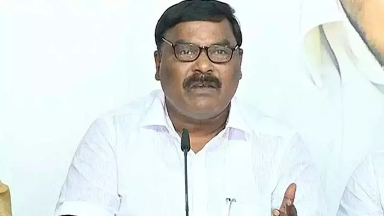 Andhra: अवैध शराब से हुई मौतों के लिए नायडू जिम्मेदार