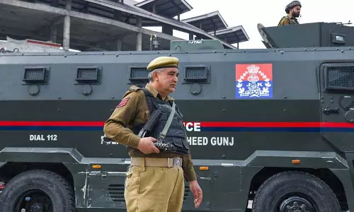 पुलिस ने गंदेरबल में  POK स्थित तीन आतंकवादियों की संपत्ति कुर्क की